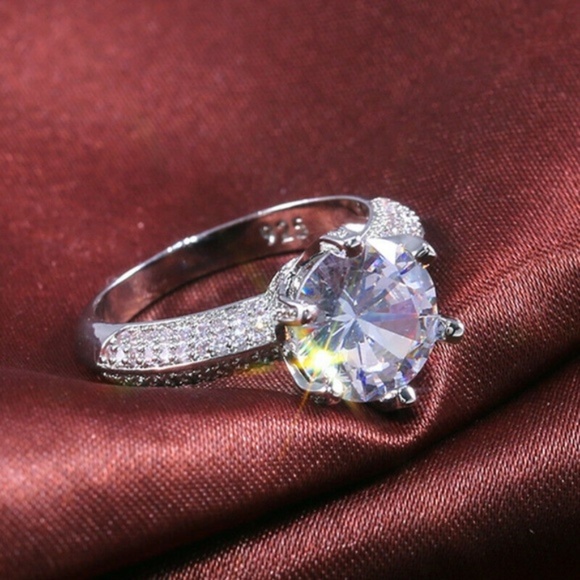 Beautiful  925 Silver White Sapphire Wedding Ring - Picture 3 of 7